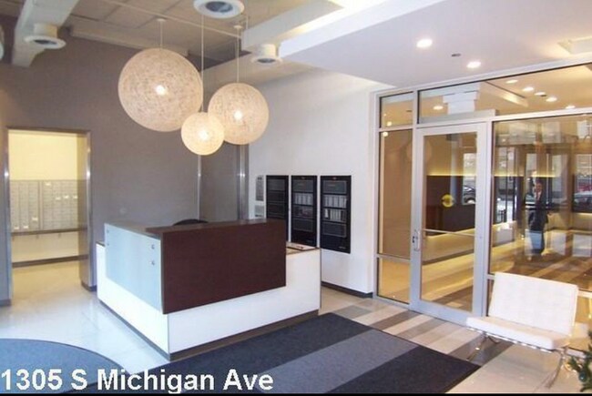 Building Photo - 1305 S Michigan Ave