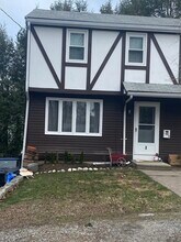 Building Photo - 3 Russell St