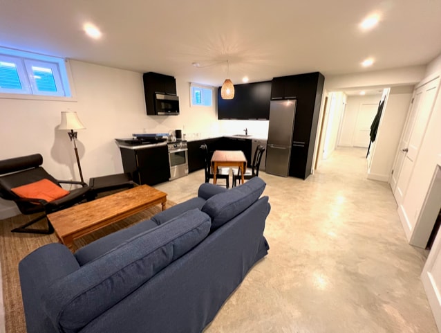 Building Photo - 175 Bagot St