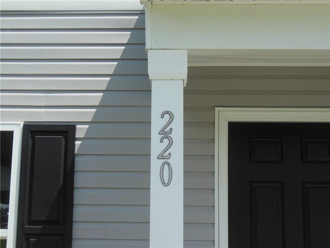 Building Photo - 220 Saddle Brooke Trace