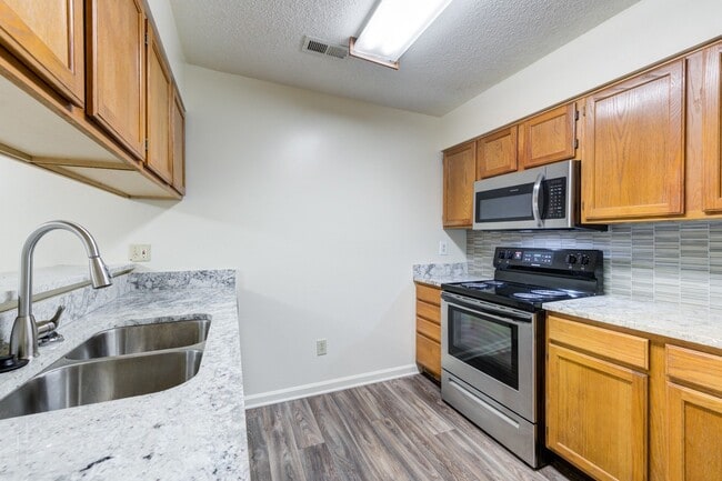 Building Photo - Chason Ridge Apartment Homes