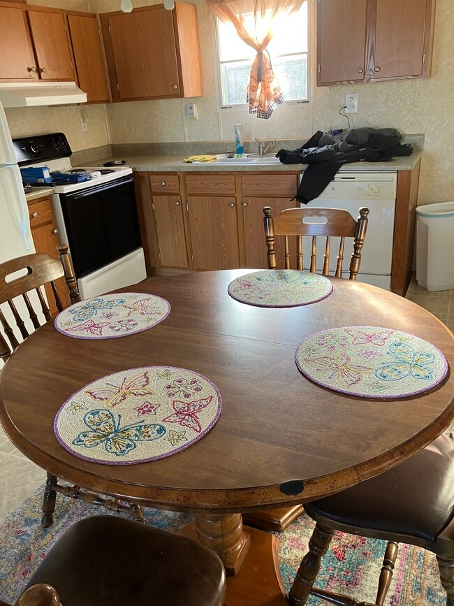 Building Photo - 440 Wade Rd