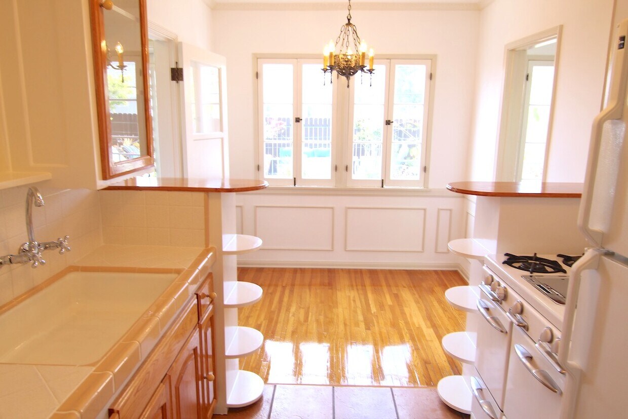 Foto principal - 457 N Ogden Dr