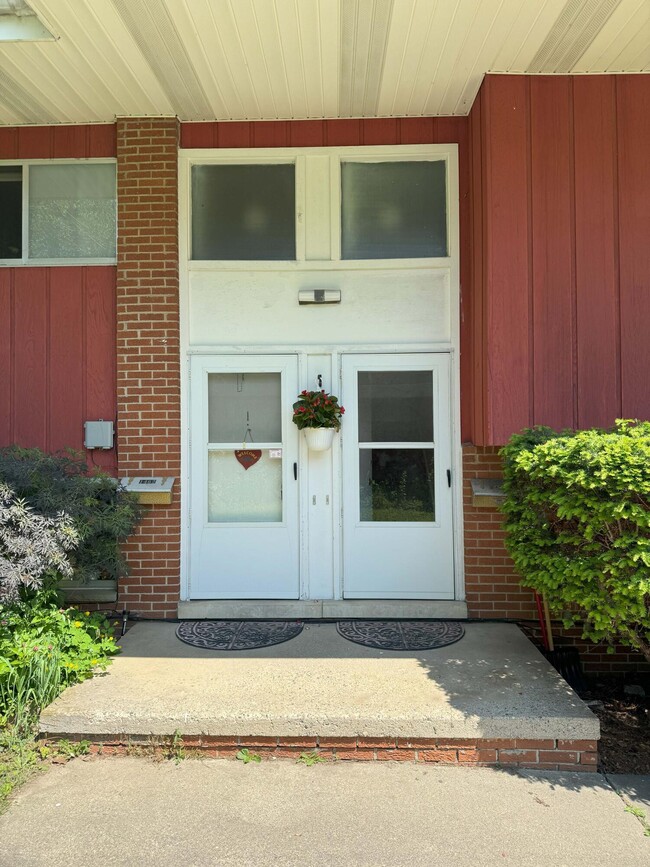 Foto del edificio - 1464 Bemidji Dr