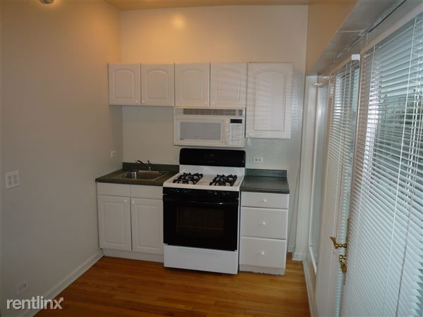 Foto del edificio - 242 W Cermak Rd