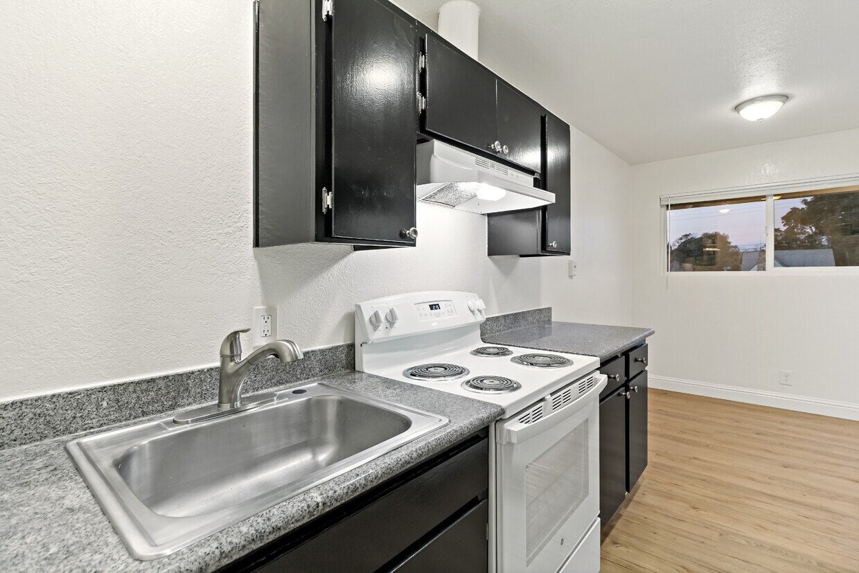 Foto principal - 804-810 Springs Rd