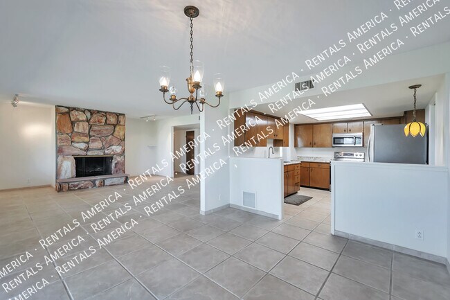 Building Photo - 3650 E Quenton Dr