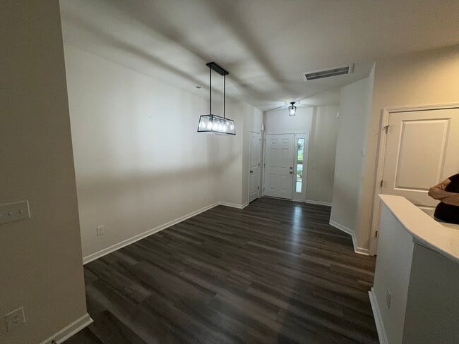 Building Photo - 501 Hunters Dance Road