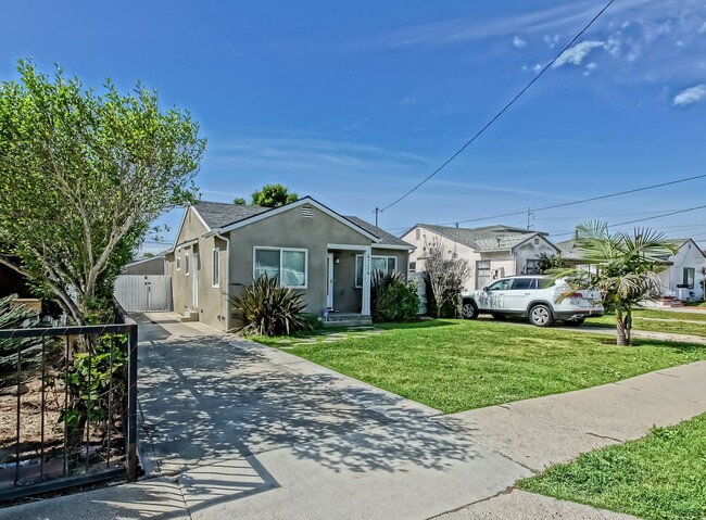 REMODELED, CHARMING & AIRY 3BR2BA HOME W/ OFFICE ON A LARGE LOT W/ NICELY LANDSCAPED FRONT YARD, ... - REMODELED, CHARMING & AIRY 3BR2BA HOME W/ OFFICE ON A LARGE LOT W/ NICELY LANDSCAPED FRONT YARD, ...