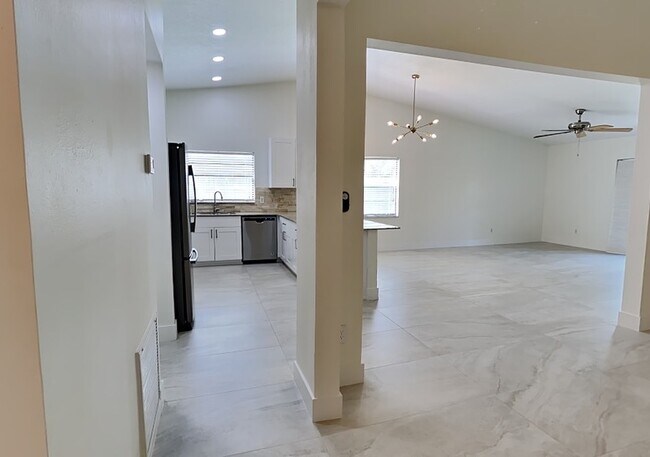 Building Photo - 1501 Cougar Ct