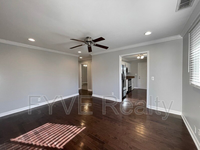 Primary Photo - 801 N 2nd St