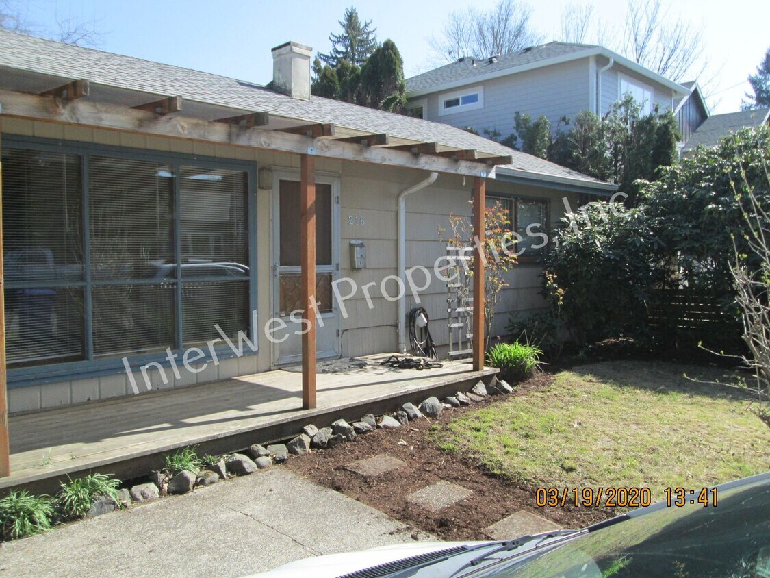 Foto principal - Montavilla Cutie! 2bd 1 ba home with Garag...
