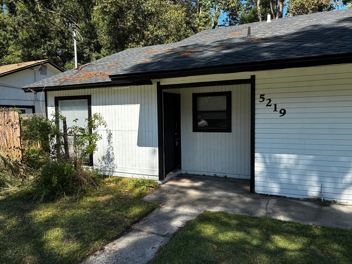 Foto principal - 5219 Plymouth St