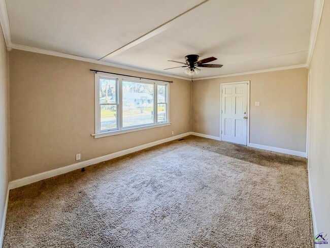 Foto del edificio - 607 McArthur Blvd