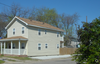 Building Photo - 1300 W 26th St