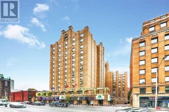 Building Photo - 284 Bloor St W