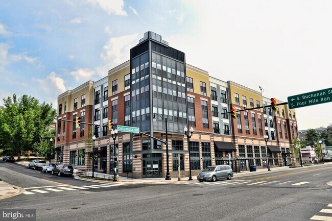 Building Photo - 989 S Buchanan St
