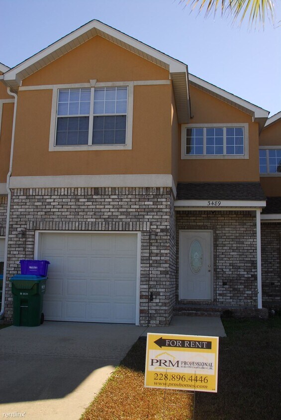 Primary Photo - 2 br, 2.5 bath Townhome - 3489 Riverbend Cv