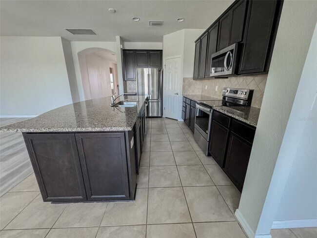 Foto del edificio - 6309 Kevesta Ave