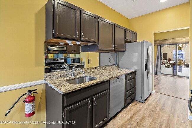 Building Photo - 707 Hatchery Ct