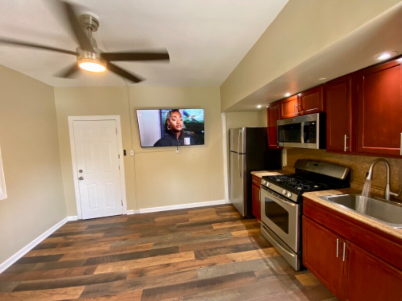 1514 W Champlost Ave Unit 2nd Floor Front, Philadelphia, PA 19141