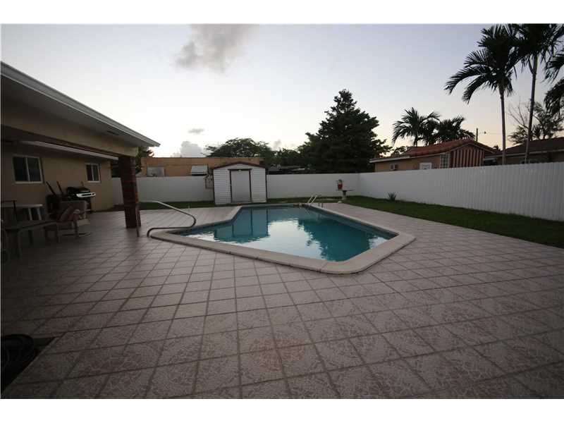 Foto del edificio - 3045 NW 19th St