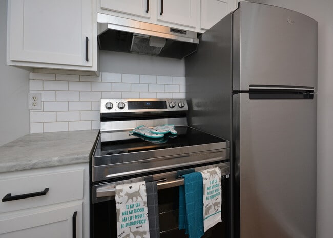 Building Photo - Jamestown Manor Apartments