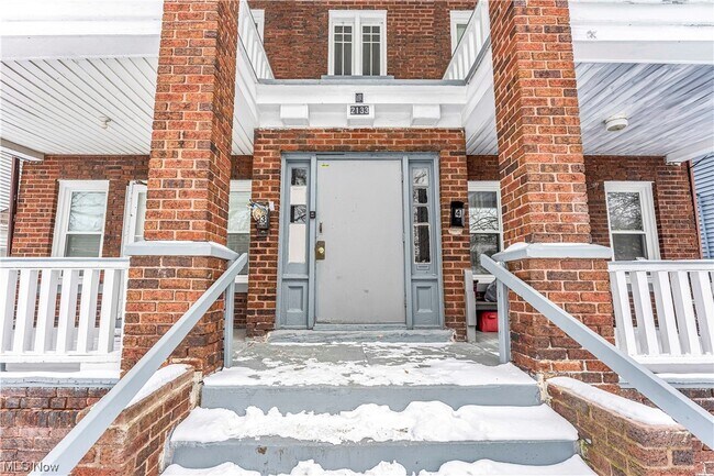 Foto del edificio - 2133 W 98th St