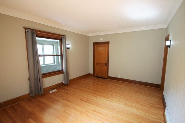 Foto del edificio - READER 4210/4212 DAVENPORT ST
