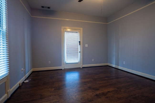 Foto del edificio - 789 Lake Ave NE