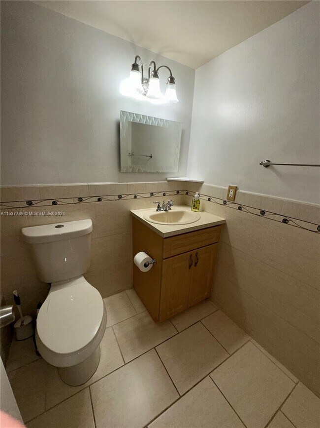Foto del edificio - 5055 NW 7th St