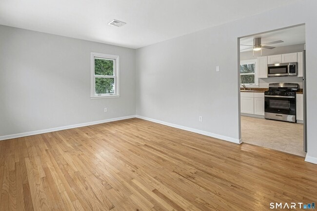 Building Photo - 85 Burwood Ave