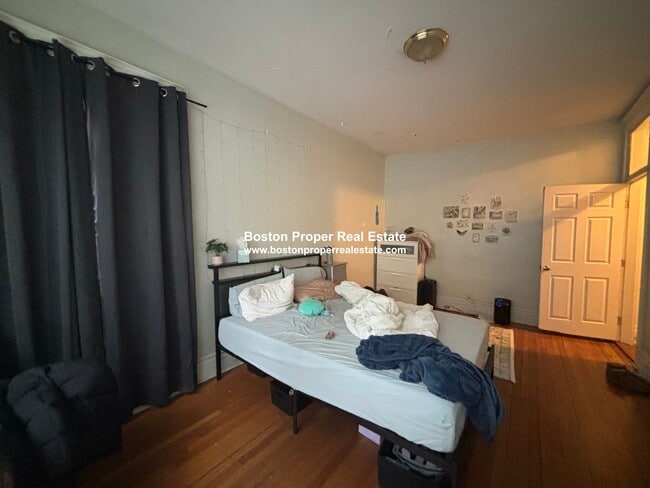 Building Photo - 80 Fenway St