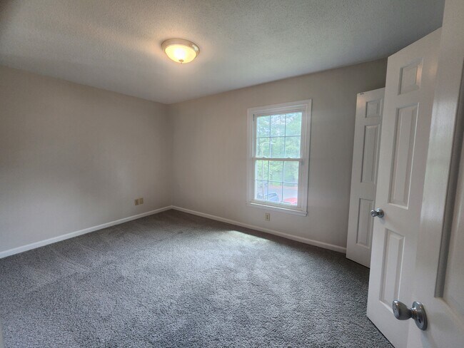 Building Photo - 4608 Lawndale Dr