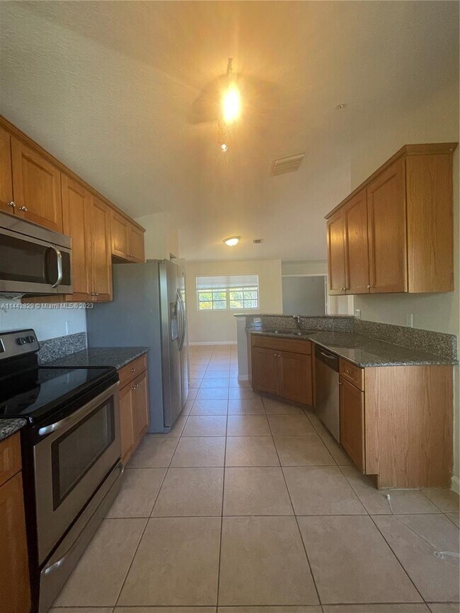 Foto del edificio - 1702 NE 6th St
