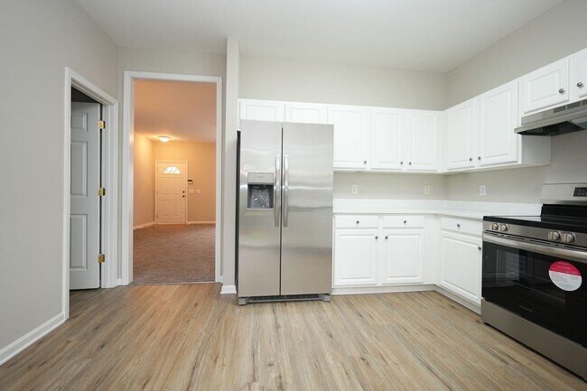 Foto del edificio - 8065 Stoneham Ct