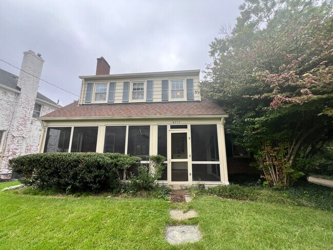Foto del edificio - Lovely 4 BR/2.5 BA Single-Family Home in S...