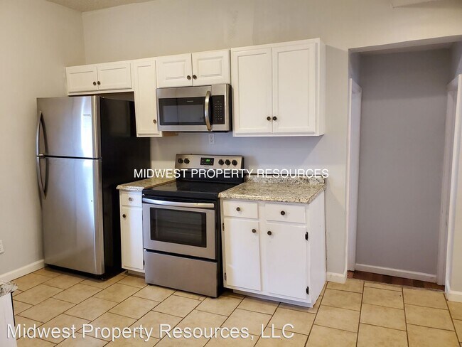 Building Photo - 3 br, 1 bath House - 406 W Walnut Street
