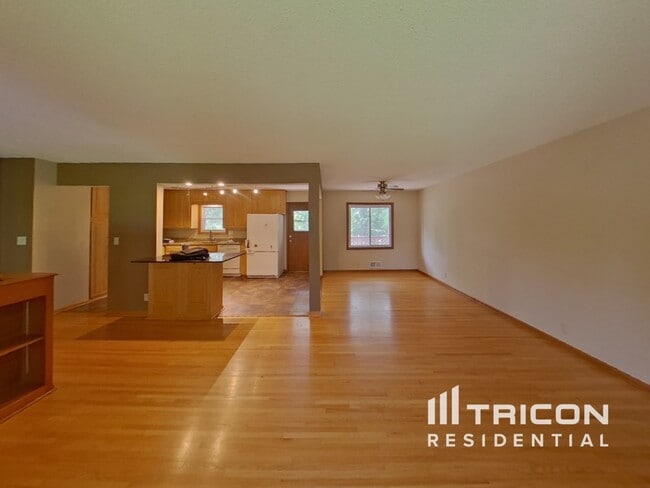 Building Photo - 2660 Roth Pl