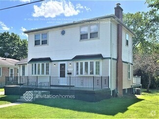 Building Photo - 2704 Granville Ave