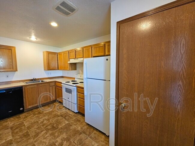 Building Photo - 13224 E 31st Ct