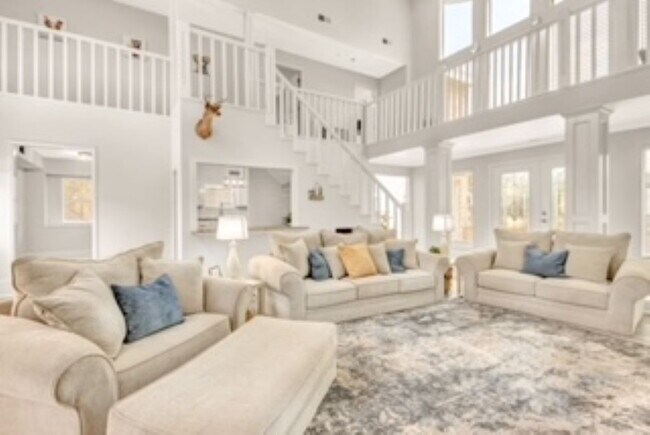 Foto del edificio - 5421 Blue Haven Dr