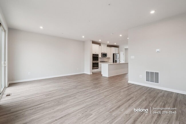 Foto del edificio - 3429 Saint Robin Ln