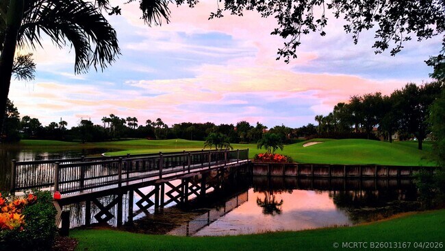 Foto del edificio - 7455 Glendevon Ln