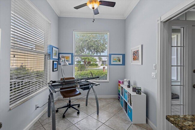 Building Photo - 2204 SW Mayflower Dr