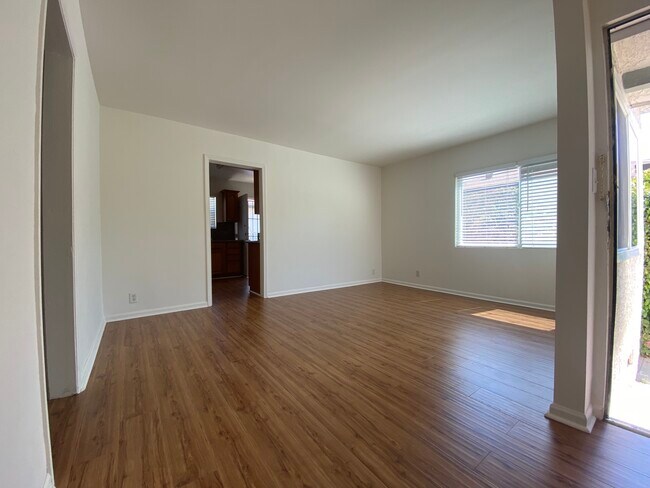 Foto del edificio - 1621 Del Amo Blvd