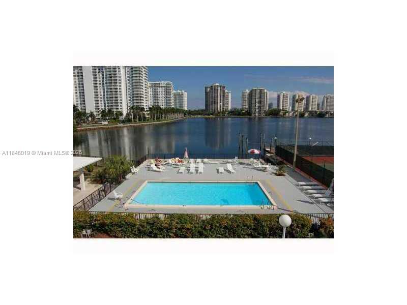 Foto del edificio - 2780 NE 183rd St