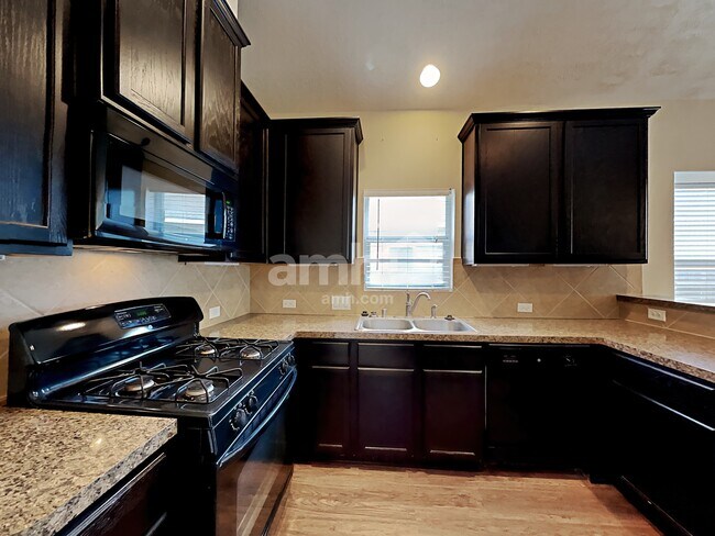 Foto del edificio - 28914 Hidden Lake Ct