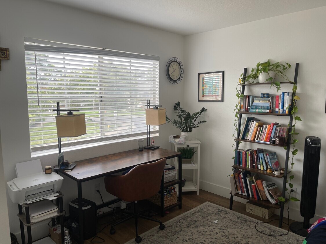 Building Photo - 4425 Ironwood Dr