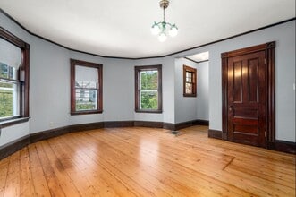Building Photo - 48 Auburn St